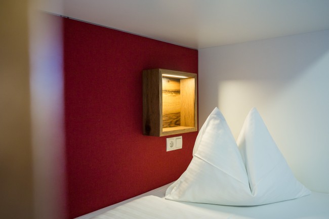 Leselampe im oberen Stockbett